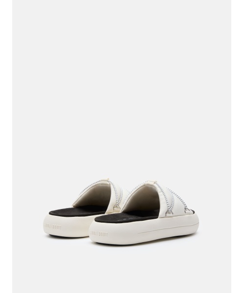 80d2420030-a001-moon_boot-1